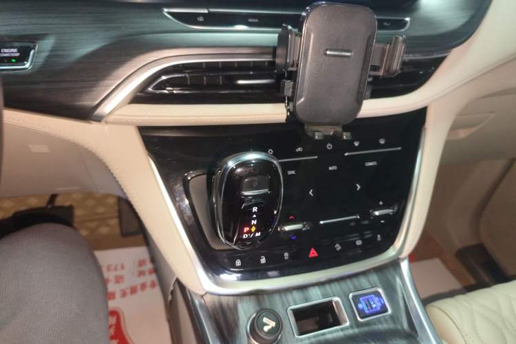 Used Buick GL8 2022 ES Landtrek 653T Comfort Edition