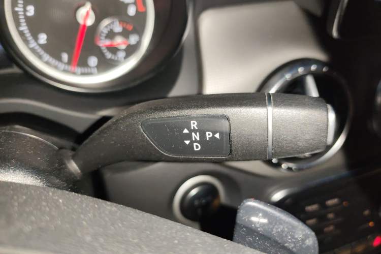 Used Mercedes-Benz CLA 2016 Facelifted CLA 200 Stylish Edition Gear Lever
