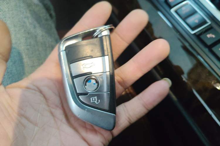 Used BMW X5 2017 xDrive28i Interior 1