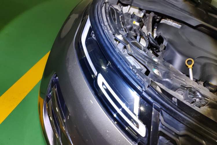 Used Land Rover Range Evoque 2021 Range Rover Velar 249 PS R-Dynamic S Performance Edition Right Front Headlight