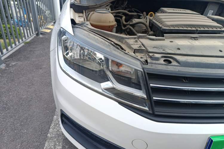 Used Volkswagen Santana 2016 1.6L Automatic Fashion Edition Exterior 6