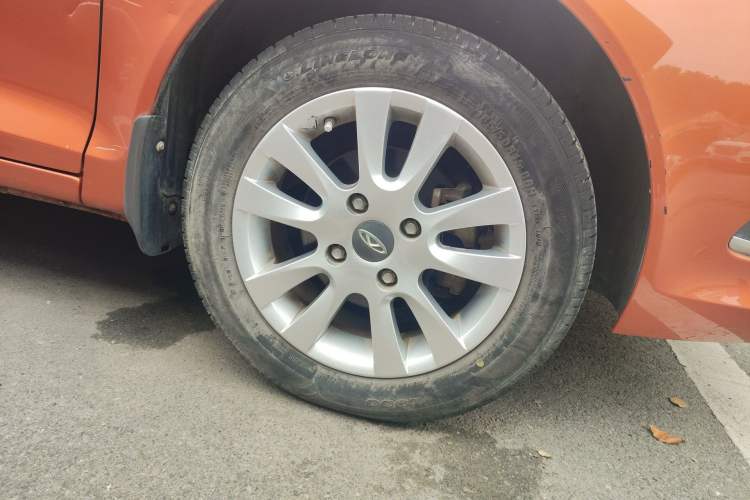 Used Chery Fengyun 2 2016 1.5L Manual Value Edition Right Front Wheel Hub