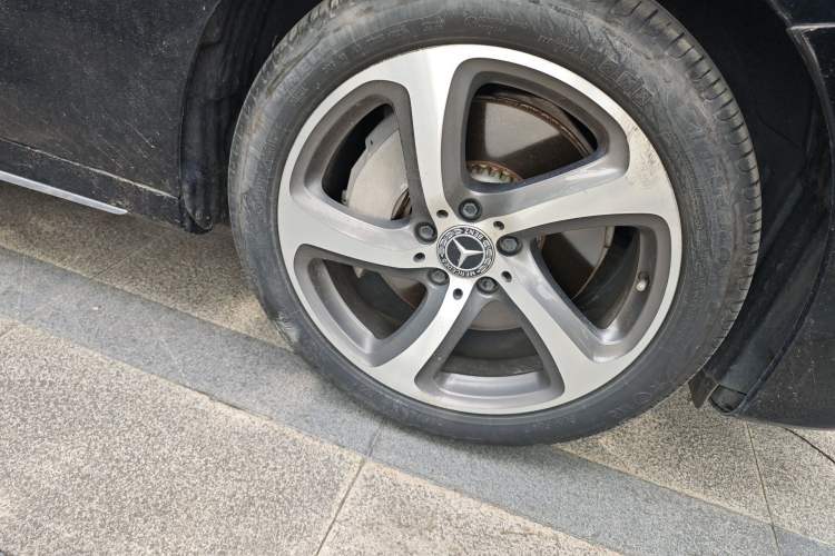 Used Mercedes-Benz E-Class 2018 Restyled E 300 L Sporty and Stylish Edition
