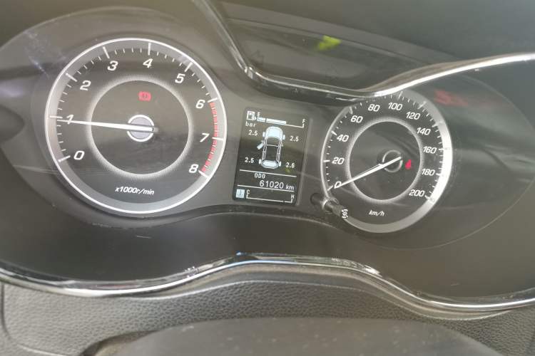 Used Baojun 560 2015 1.8L manual luxury version