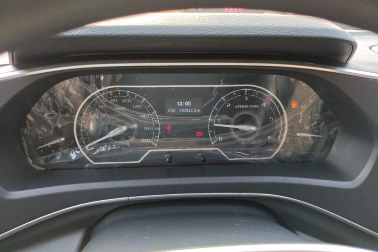 Used SAIC MAXUS Xintu V80 2025 Value Edition Aoyuntong 2.0T Manual Long Wheelbase Mid-Height Design 127 Ps 6/7/9-Seater