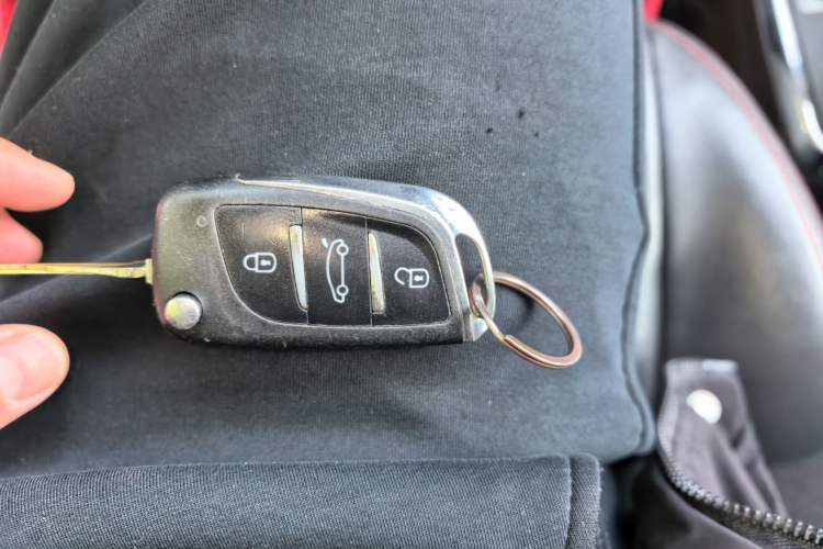 Used CHANGAN OSHAN Olisway 2014 1.4L AMT Luxury Model