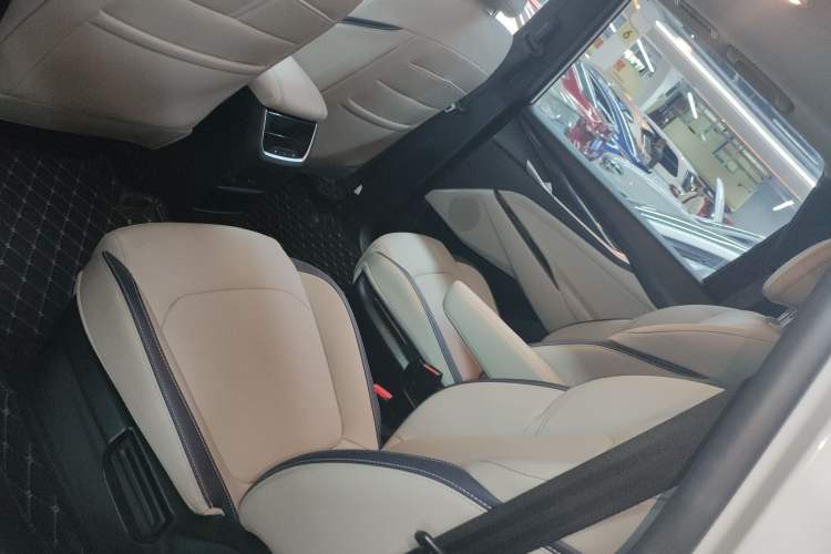 Used SAIC MAXUS EUNIQ 5 2020 1.3T PLUG-IN Elite Edition
