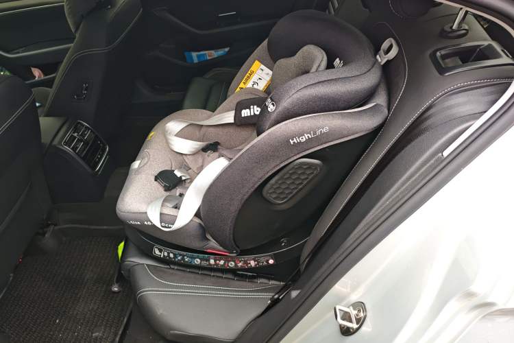 Used Volkswagen Magotan 2020 330TSI DSG Leading Model Left Rear Seat