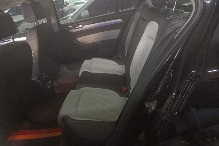 Used Volkswagen Magotan 2023 2 Million Units Limited Edition 330TSI DSG Leading Version