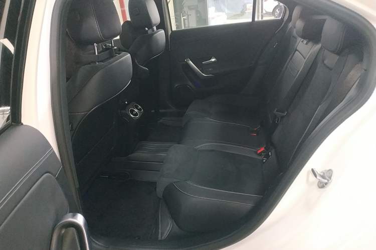 Used Mercedes-Benz A-Class 2022 Revised Version A 200 L Sport Sedan Fashionable Style Left Rear Seat