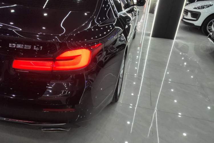 Used BMW 5 Series 2021 525Li Luxury Package