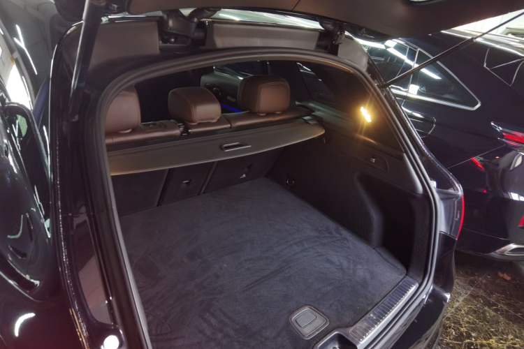 Used Mercedes-Benz GLC 2022 Second Facelift GLC 260 L 4MATIC Luxury Edition