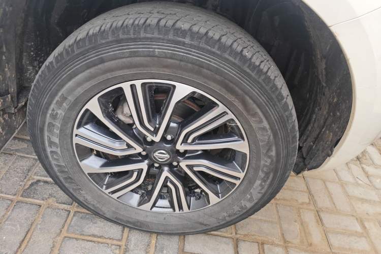 Used Nissan Terra 2018 2.5L Automatic 4x4 Flagship Edition Right Front Wheel Hub