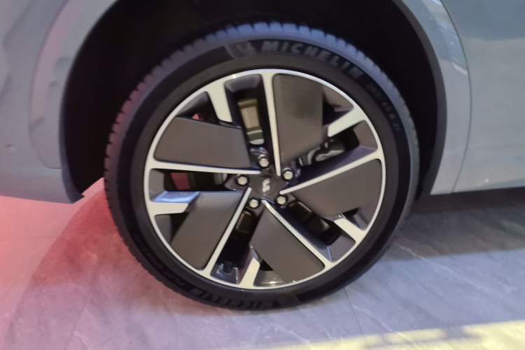 Used Li Auto L7 2025 Ultra Smart Refreshed Edition
