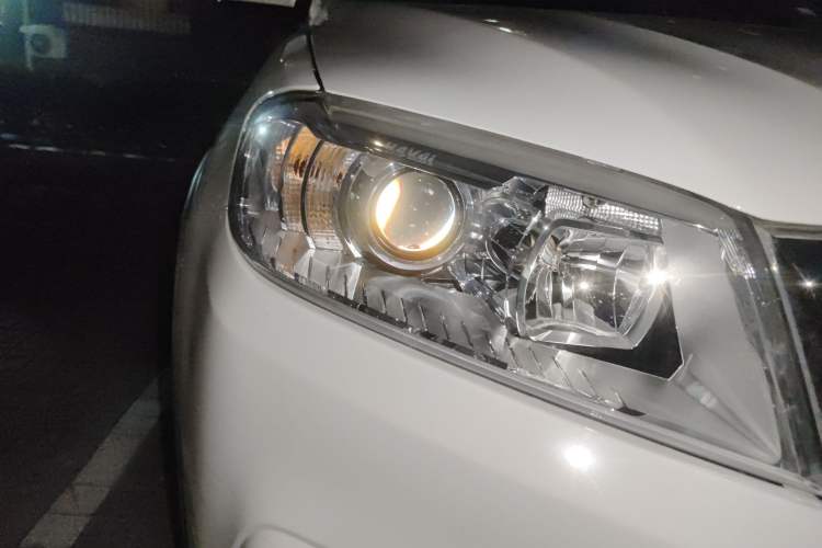 Used Haval H6 2018 Red-Label Sport Edition 1.5T Automatic Two-Wheel Drive Elite Model Right Front Headlight