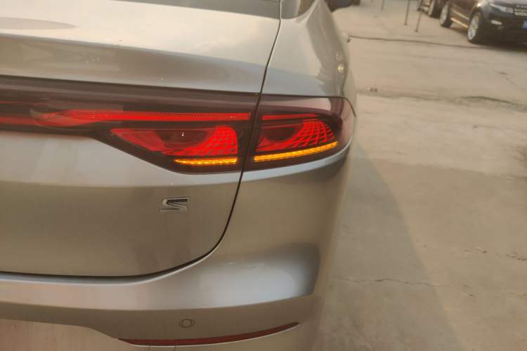 Used AION S 2023 Meizu 580 Lithium Iron Phosphate Right Rear Taillight