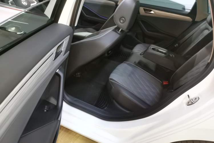 Used Volkswagen Sagitar 2025 300TSI DSG Excellence Edition Left Rear Seat