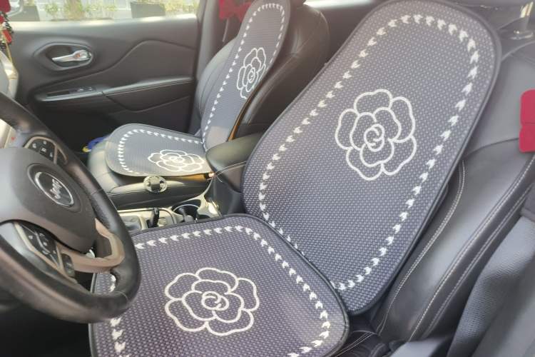 Used Jeep Cherokee 2017 2.0L Superior Edition
