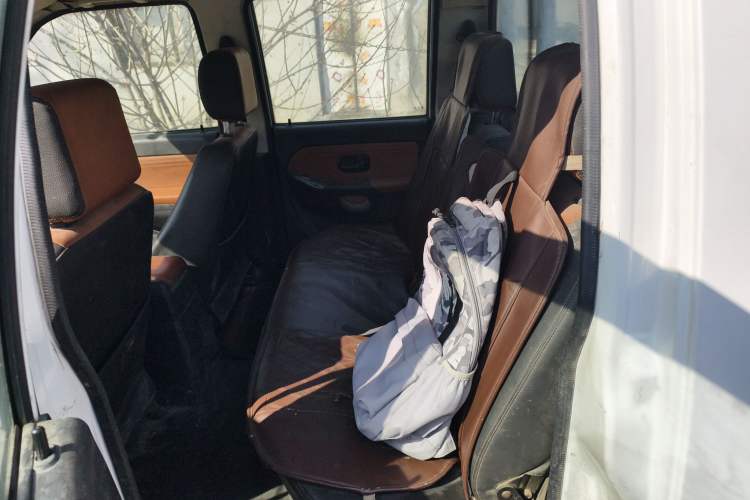 Used JMC Baodian 2016 2.8T New Value-Added Diesel Two-Wheel Drive Standard Version JX493ZLQ4G Left Rear Seat