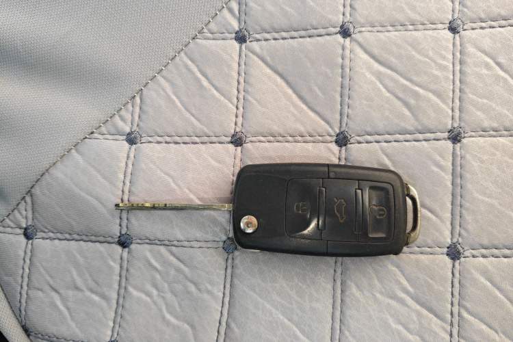 Used Jinbei Hiace X30 2013 1.3L Standard Version
