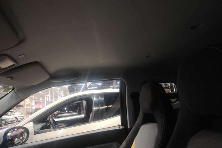 Used Chery QQ Ice Cream 2022 170km Sundae Phosphate Lithium-Ion Headliner