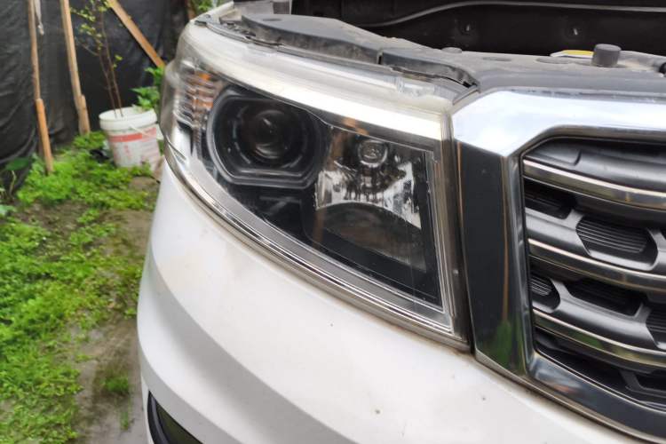 Used CHANGAN OSHAN X70A 2018 1.5L Manual Comfort Model Right Front Headlight