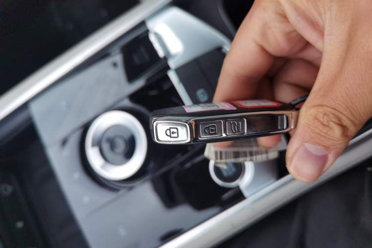 Used Kia Sportage (Chinese Domestic Model) 2025 1.5T Two-Wheel Drive Prestige Edition
