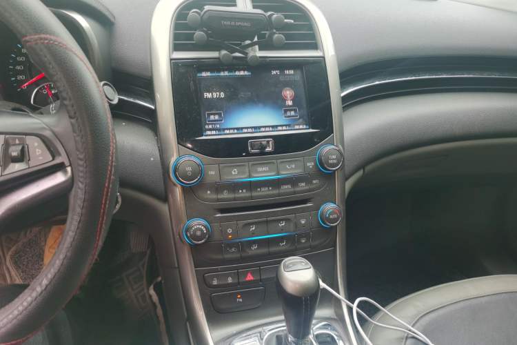 Used Chevrolet Malibu 2012 2.0L Automatic Luxury Edition Audio And AC Panel