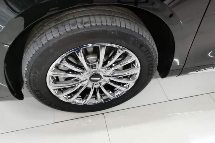 Used Wey Gaoshan 2025 Four-Wheel Drive Alpine 8 Left Front Wheel Hub