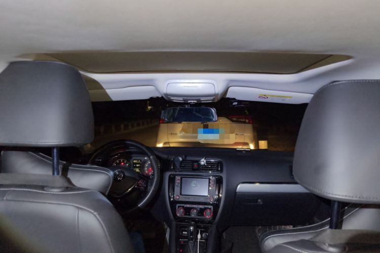 Used Volkswagen Sagitar 2017 230TSI Automatic Comfort Version
