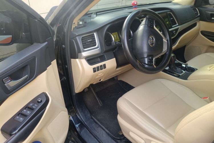Used Toyota Highlander 2018 2.0T Two-Wheel Drive Elite Version 5 Seats China VI Standard