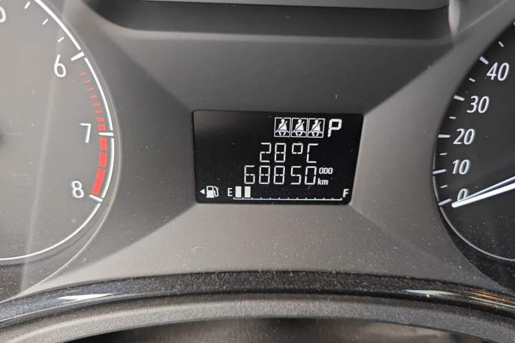 Used Buick Excelle 2018 15N CVT Elite Edition Odometer Close Up