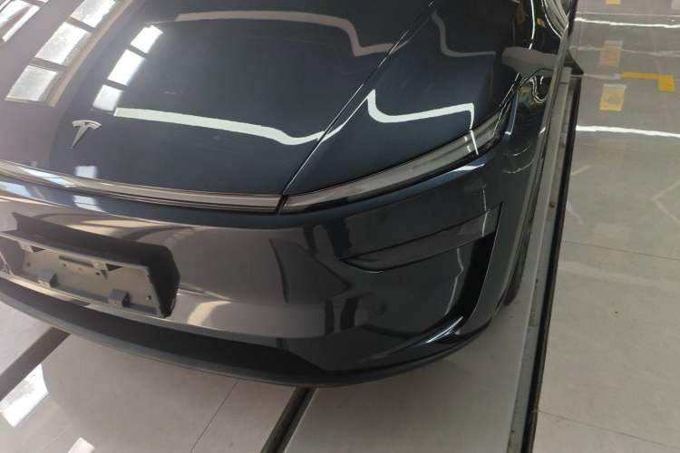 Used Tesla Model Y 2025 Rear-Wheel-Drive Version