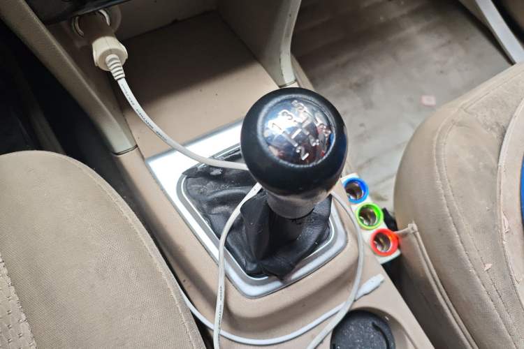 Used CHANGAN KAICHENG Ounuo S 2014 1.5L Elite Model Gear Lever