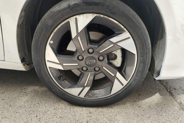 Used Geely Auto Emgrand L HiP 2024 Champion Edition 1.5TD-DHT Pro 100KM Excellence Model
