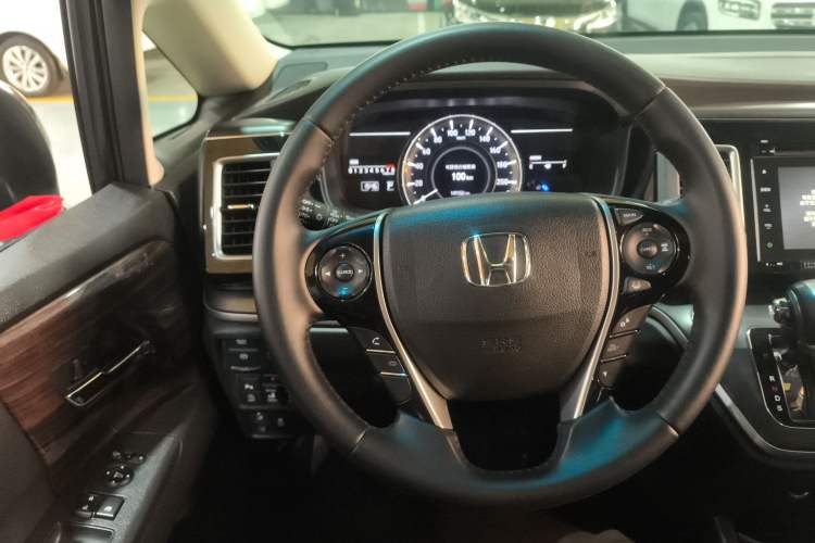 Used Honda Elysion 2016 2.4L Supreme Edition