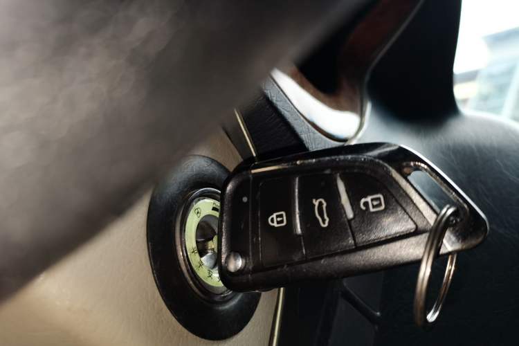 Used Jinbei Grace 2016 2.0L Classic Edition Standard Model Short Wheelbase 7 Seats