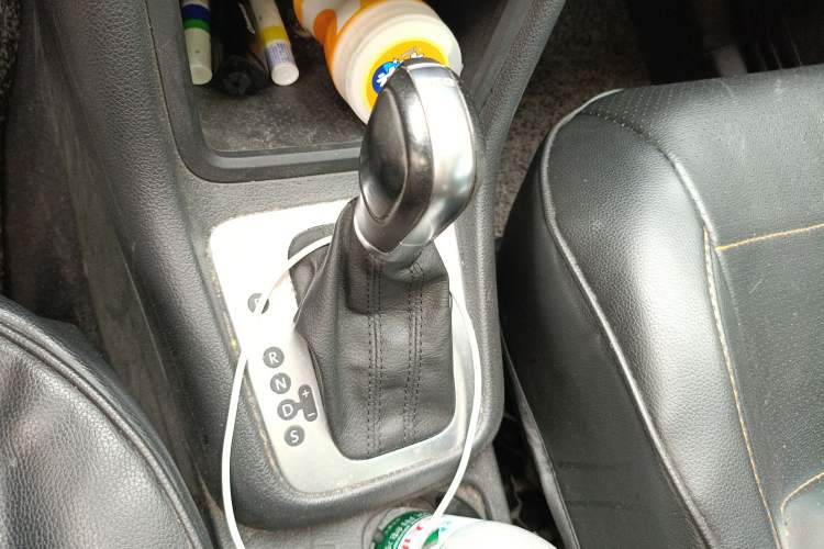 Used Volkswagen Sharan 2016 280TSI Enjoyment Model 7-Seater Gear Lever