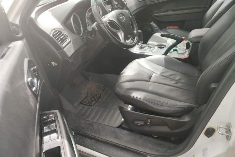 Used GAC Trumpchi GS5 2013 2.0L Automatic Two-Wheel Drive Light Interior Special Edition
