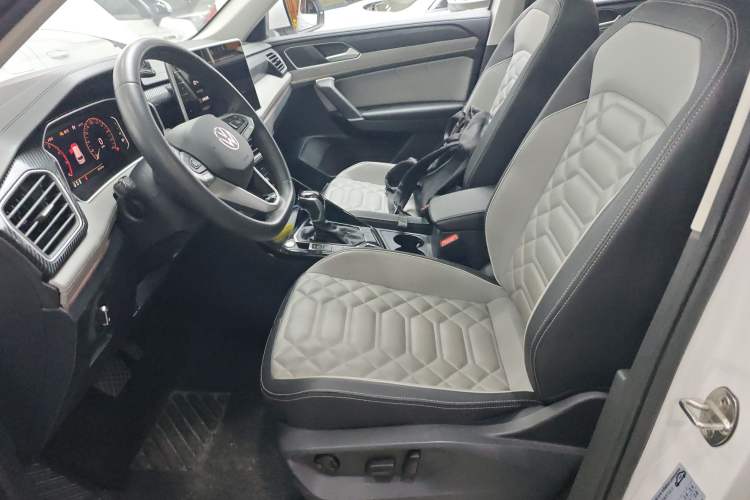 Used Volkswagen Tayron 2023 300TSI Two-Wheel-Drive Luxury Plus Advanced Edition
