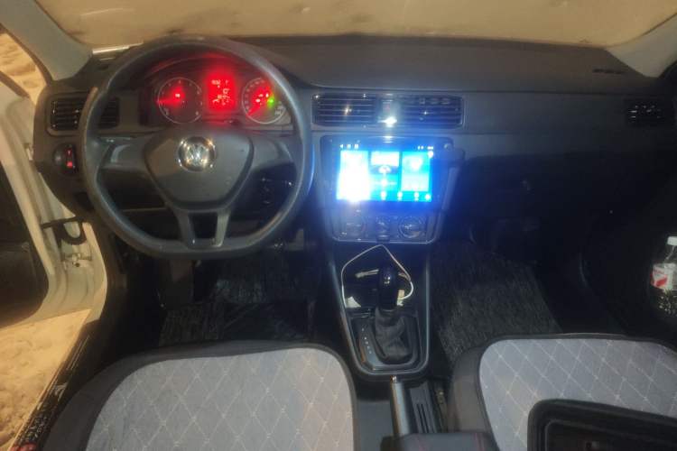 Used Volkswagen Santana 2021 1.5L Automatic Fashion Edition Center Console