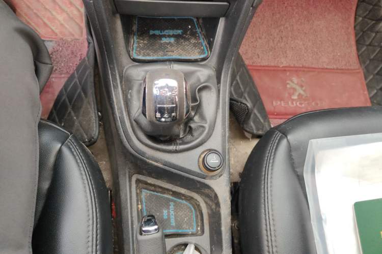 Used Peugeot 308 2012 1.6L Manual Fashion Edition
