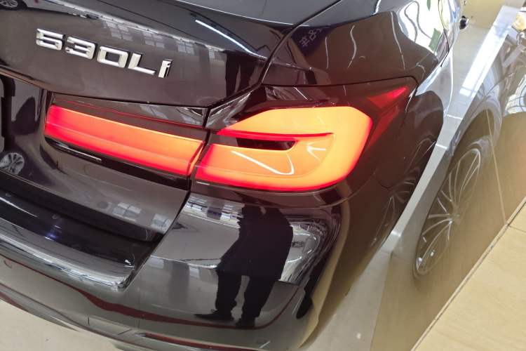 Used BMW 5 Series 2022 Restyled 530Li Leading Edition M Sport Package Exterior 3