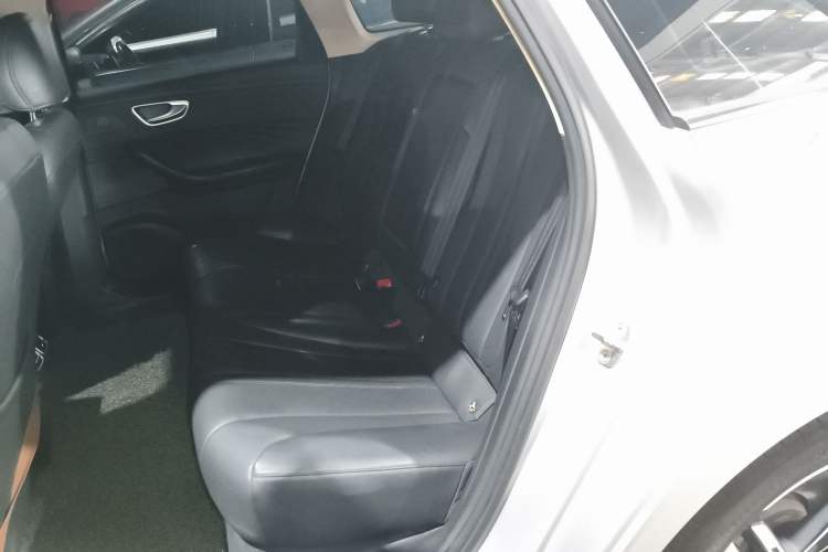 Used Roewe D7 2025 EV 510km Rear-Drive Navigation Edition Left Rear Seat