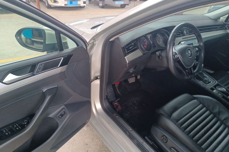 Used Volkswagen Magotan 2018 330TSI DSG Advanced Model
