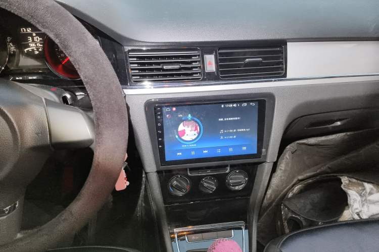 Used Volkswagen Bora 2013 1.6L Manual Comfort Model Audio And AC Panel