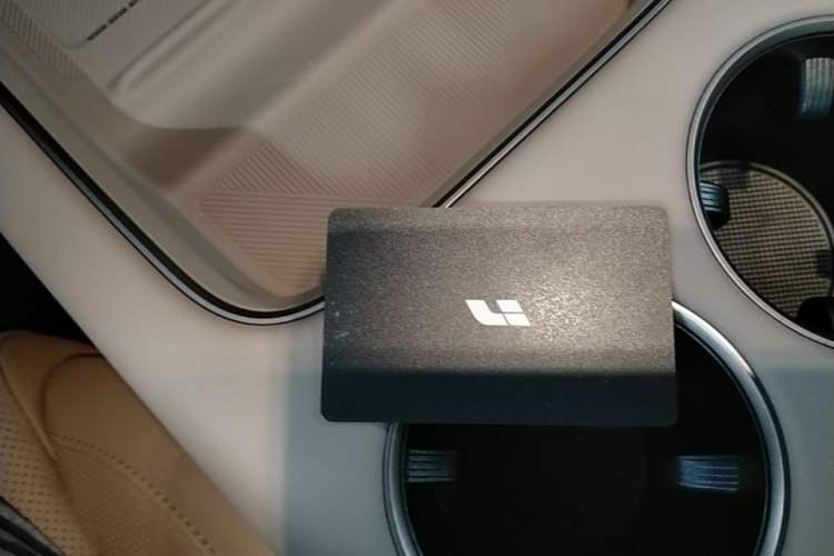 Used Li Auto i8 2025 Model Standard Version
