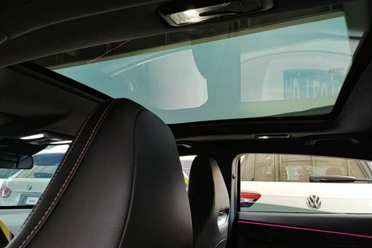 Used CHANGAN UNI-V 2023 1.5T Prestige Model