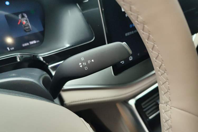 Used BYD Tang New Energy 2025 Model Smart Drive Version DM-i 175KM Deluxe Version Gear Lever