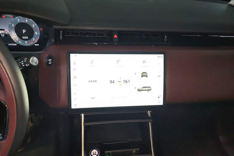 Used Land Rover Range Velar 2024 Flagship Edition Audio And AC Panel